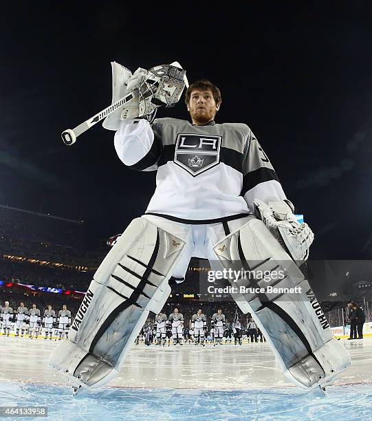 Jonathan Quick of the Los Angeles Kings prepares to tends net against the San Jose Sharks during the 2015 Coors Light NHL Stadium Series game at...