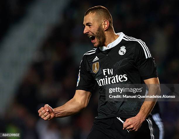 Karim Benzema of Real Madrid celebrates after scoring during the La Liga match between Elche FC and Real Madrid at Estadio Manuel Martinez Valero on...