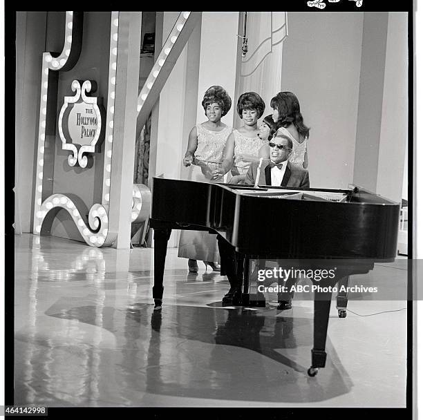 The Raelets 117 The Raelettes Stock Photos, High-Res Pictures, and Images - Getty ...