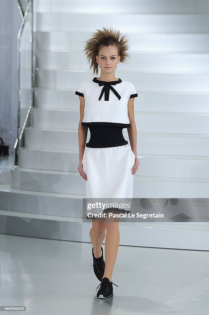 Chanel : Runway - Paris Fashion Week - Haute Couture S/S 2014