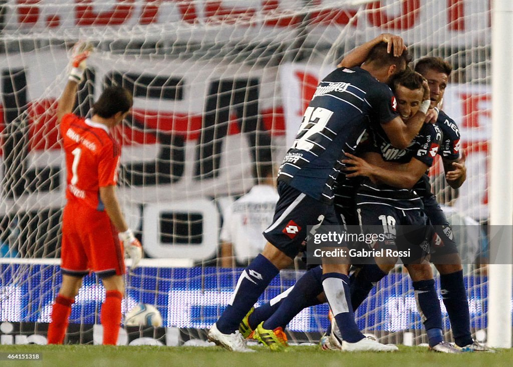 River Plate v Quilmes - Torneo Primera Division 2015