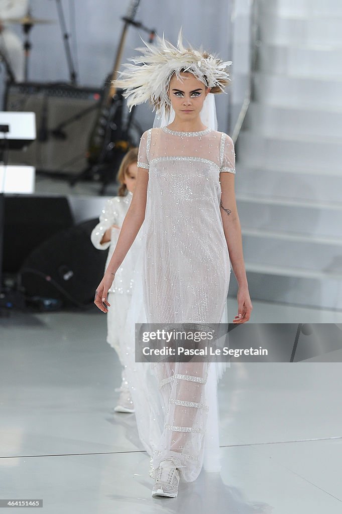 Chanel : Runway - Paris Fashion Week - Haute Couture S/S 2014