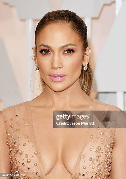 Jennifer Lopez attends the 87th Annual Academy Awards at Hollywood & Highland Center on February 22, 2015 in Hollywood, California.