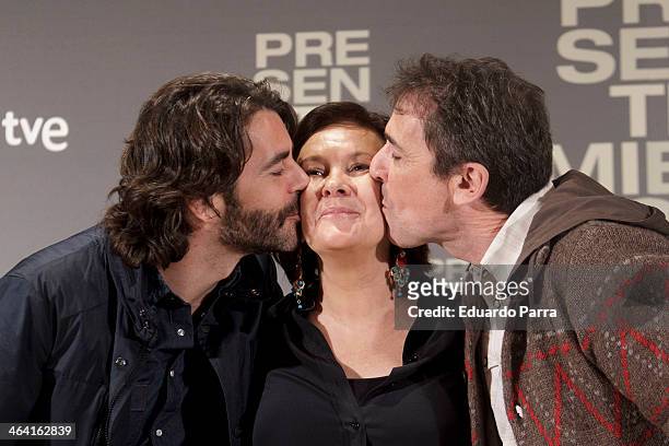 Spanish actor Eduardo Noriega, Spanish author Clara Sanchez and Spanish director Santiago Tabernero attend the 'Presentimientos' photocall at the...