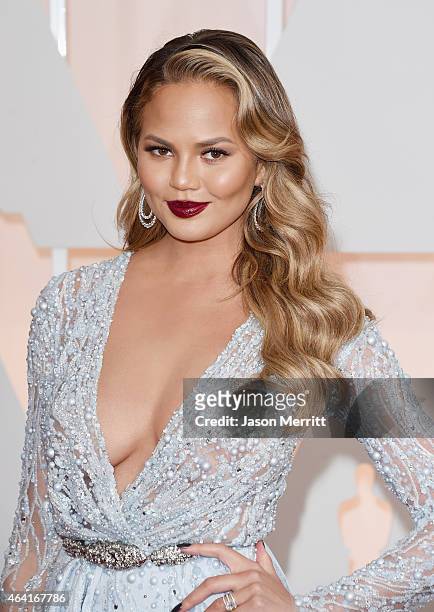 Model Chrissy Teigen attends the 87th Annual Academy Awards at Hollywood & Highland Center on February 22, 2015 in Hollywood, California.