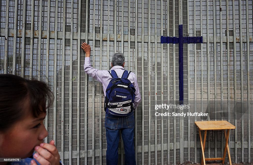 Church Service Held at US/Mexico Border Fence