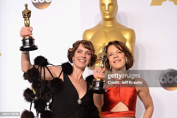 Filmmakers Dana Perry and Ellen Goosenberg Kent, with the award for Best Documentary  Short Subject for "Crisis Hotline: Veterans Press 1" pose in...