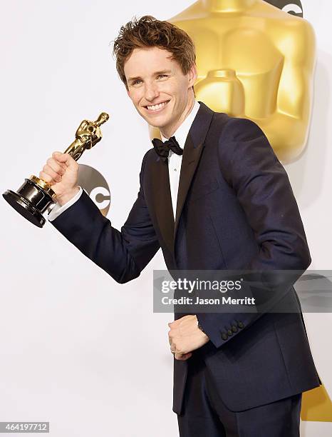 Actor Eddie Redmayne winner of the Best Actor in a Leading Role Award for 'The Theory of Everything' poses in the press room during the 87th Annual...