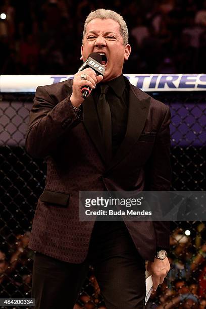 Octagon announcer Bruce Buffer introduces the fighters before the heavyweight bout between Antonio "Bigfoot" Silva of Brazil and Frank Mir of the...