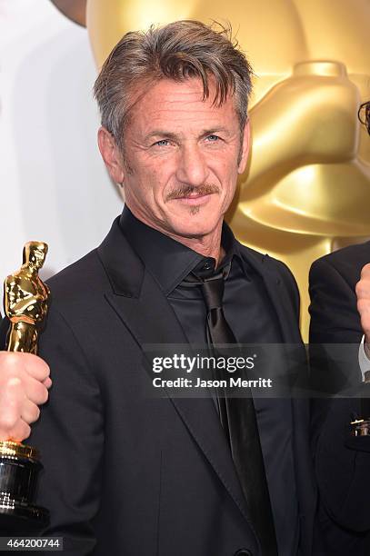 Presenter Sean Penn poses in the press room during the 87th Annual Academy Awards at Loews Hollywood Hotel on February 22, 2015 in Hollywood,...