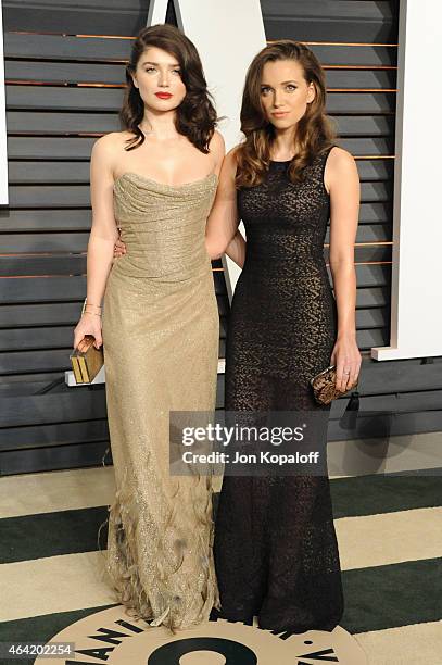 Models Eve Hewson and Jordan Hewson attend the 2015 Vanity Fair Oscar Party hosted by Graydon Carter at Wallis Annenberg Center for the Performing...