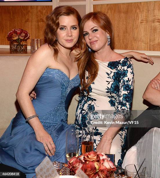 Amy Adams and Isla Fisher attends the 2015 Vanity Fair Oscar Party hosted by Graydon Carter at the Wallis Annenberg Center for the Performing Arts on...
