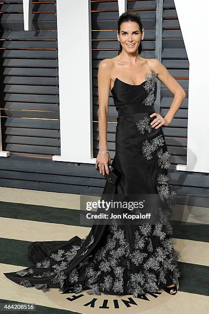 Actress Angie Harmon attends the 2015 Vanity Fair Oscar Party hosted by Graydon Carter at Wallis Annenberg Center for the Performing Arts on February...