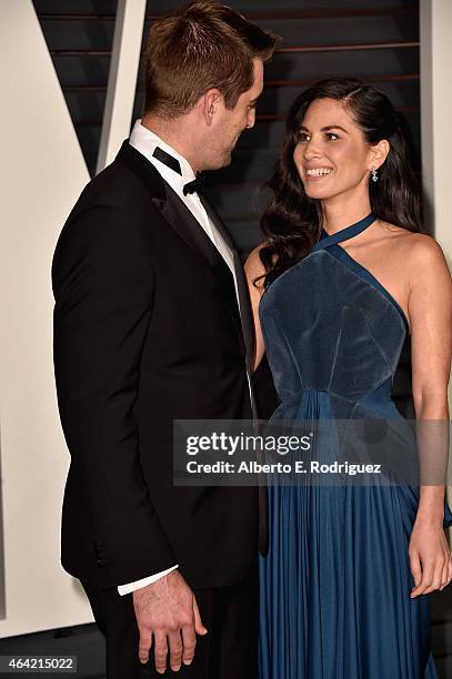 Professional football player Aaron Rodgers and actress Olivia Munn attend the 2015 Vanity Fair Oscar Party hosted by Graydon Carter at Wallis...