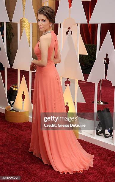 Actress Anna Kendrick arrives at the 87th Annual Academy Awards at Hollywood & Highland Center on February 22, 2015 in Hollywood, California.