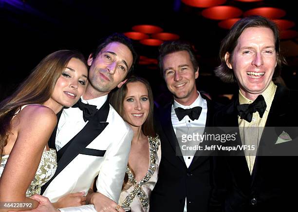 Actors Lara Leito; Adrien Brody, producer Shauna Robertson, actor Edward Norton, and director Wes Anderson attends the 2015 Vanity Fair Oscar Party...