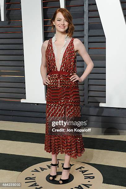 Actress Emma Stone attends the 2015 Vanity Fair Oscar Party hosted by Graydon Carter at Wallis Annenberg Center for the Performing Arts on February...