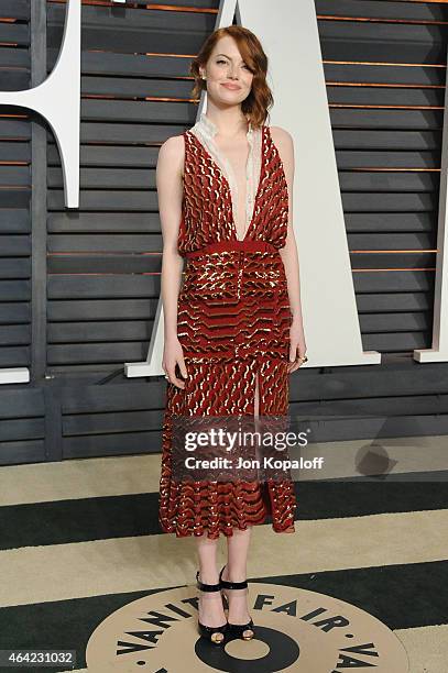 Actress Emma Stone attends the 2015 Vanity Fair Oscar Party hosted by Graydon Carter at Wallis Annenberg Center for the Performing Arts on February...