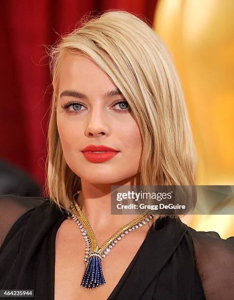 Actress Margot Robbie arrives at the 87th Annual Academy Awards at Hollywood & Highland Center on February 22, 2015 in Hollywood, California.