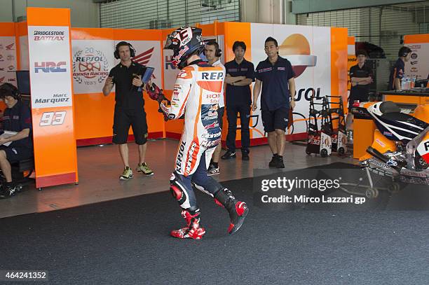 Marc Marquez of Spain and Repsol Honda Team returns in box during the MotoGP Tests in Sepang - Day One at Sepang Circuit on February 23, 2015 in...