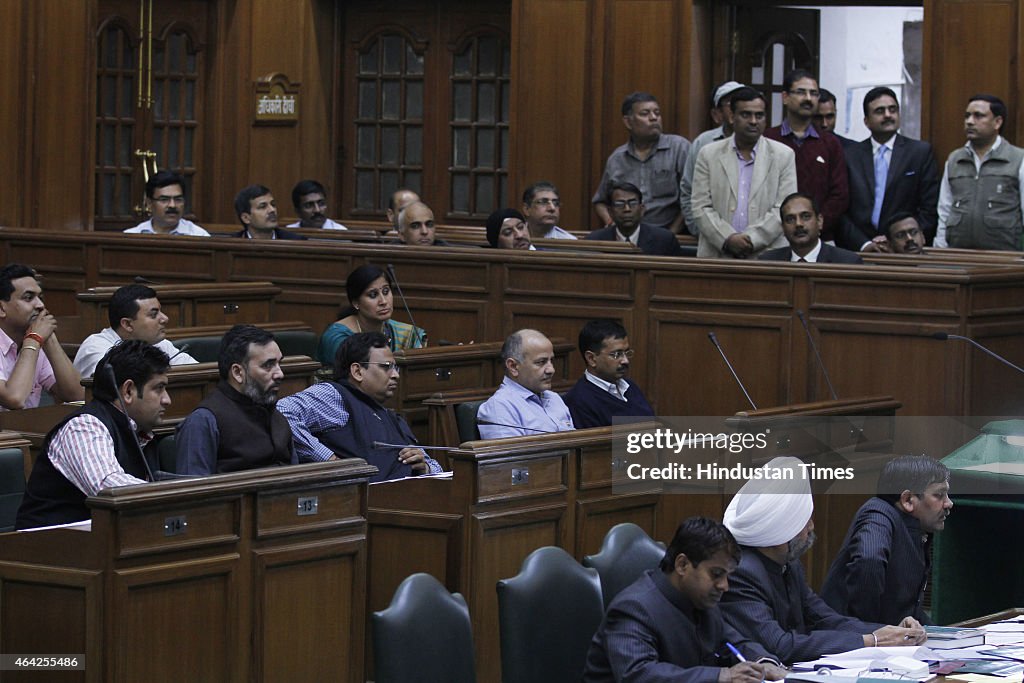 AAP Leader Arvind Kejriwal And Other MLAs Took Oath On First Session Of Sixth Delhi Assembly