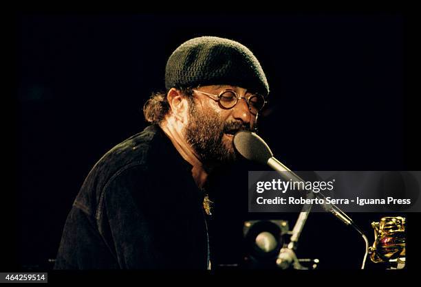 Singer Lucio Dalla performs at la Festa dell'Unita' on September 01, 1981 in Bologna, Italy.