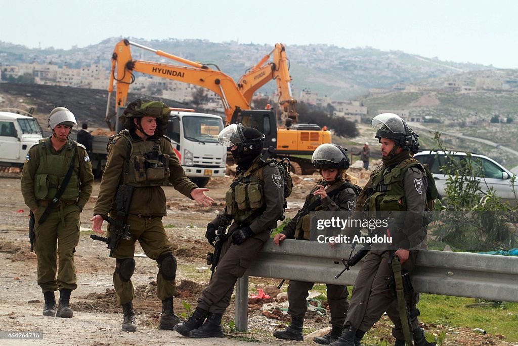 Israeli officials demolish 'symbolic tent village' in Jerusalem