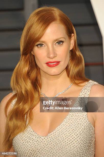 Actress Jessica Chastain attends the 2015 Vanity Fair Oscar Party hosted by Graydon Carter at Wallis Annenberg Center for the Performing Arts on...