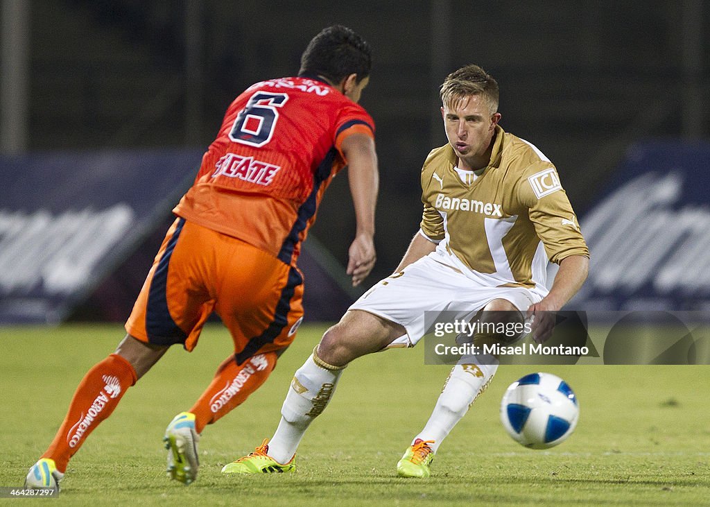 Pumas UNAM v Delfines del Carmen - Copa MX