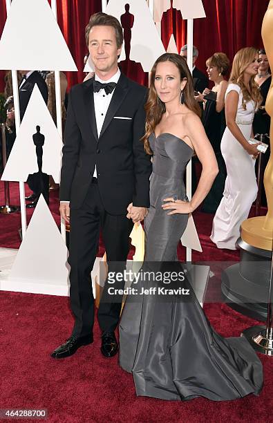 Ed Norton and Shauna Robertson attend the 87th Annual Academy Awards at Hollywood & Highland Center on February 22, 2015 in Hollywood, California.