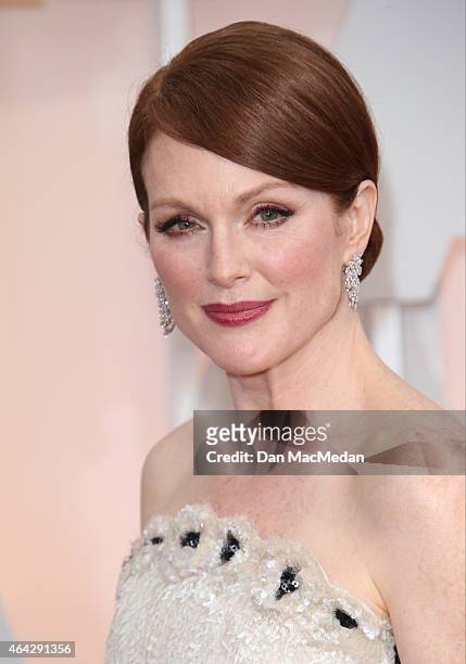 Julianne Moore arrives at the 87th Annual Academy Awards at Hollywood & Highland Center on February 22, 2015 in Los Angeles, California.
