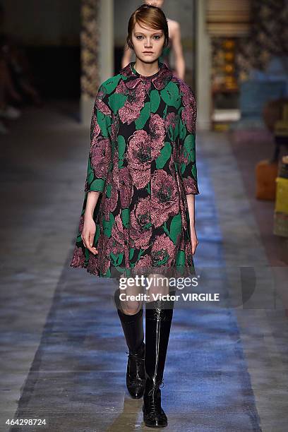 Model walks the runway at the Erdem show during London Fashion Week Fall/Winter 2015/16 at Old Selfridges Hotel on February 23, 2015 in London,...