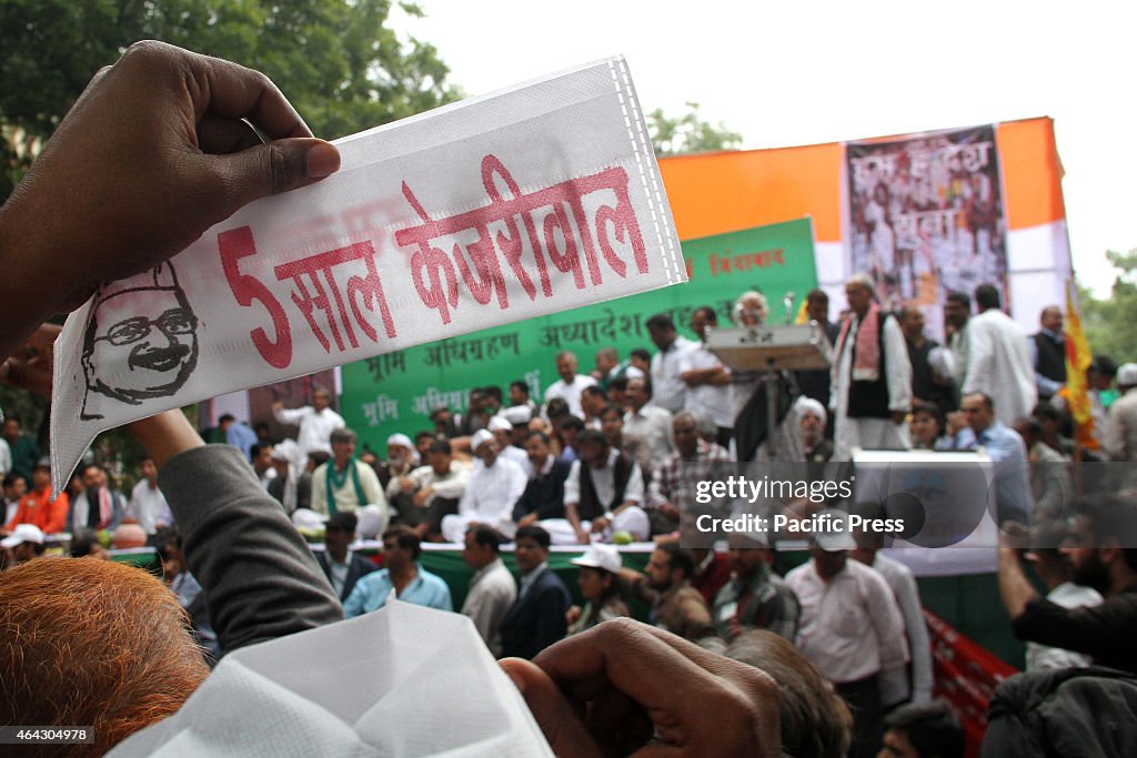 Indian farmers and supporters of anti-corruption activist...