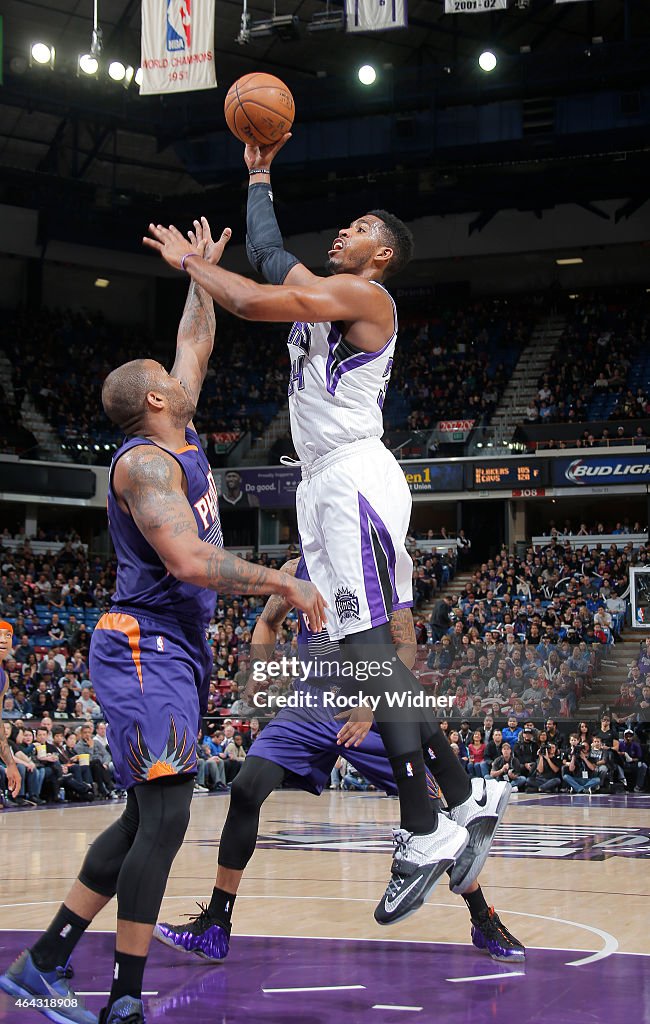 Phoenix Suns v Sacramento Kings