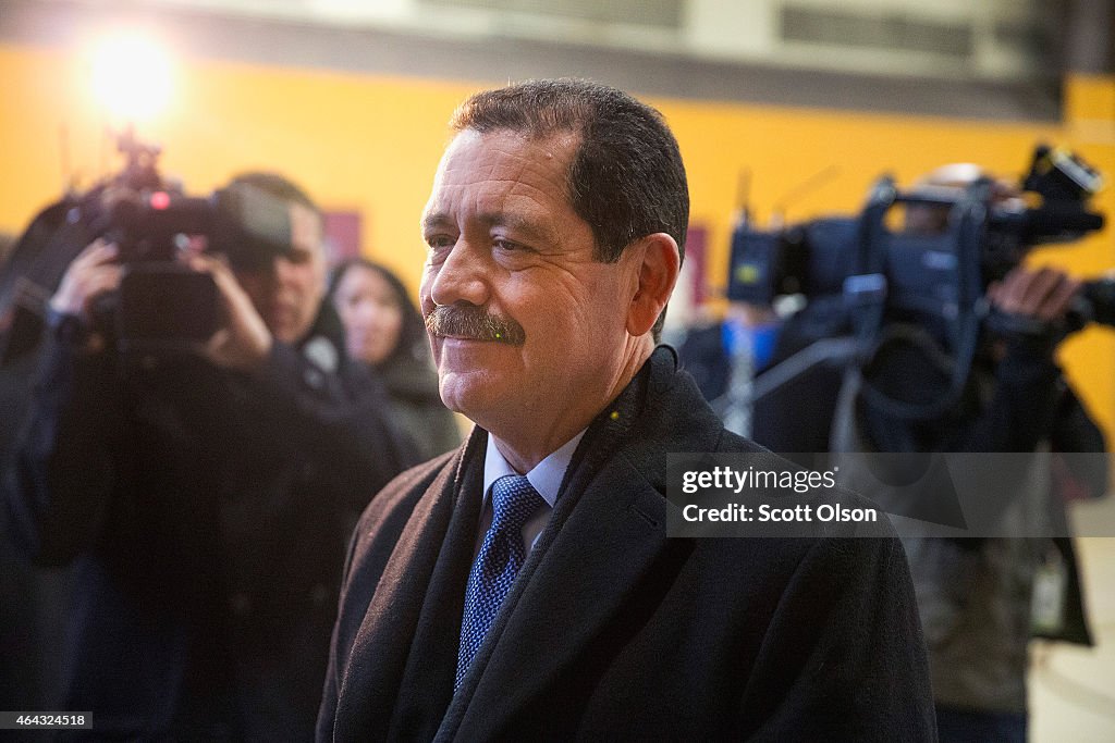 Chicago Mayoral Candidates Campaign On Election Day