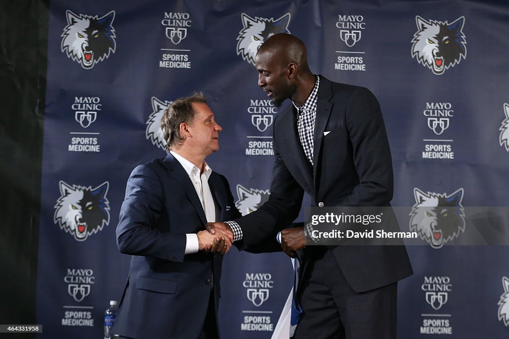 Kevin Garnett introduced to the Media