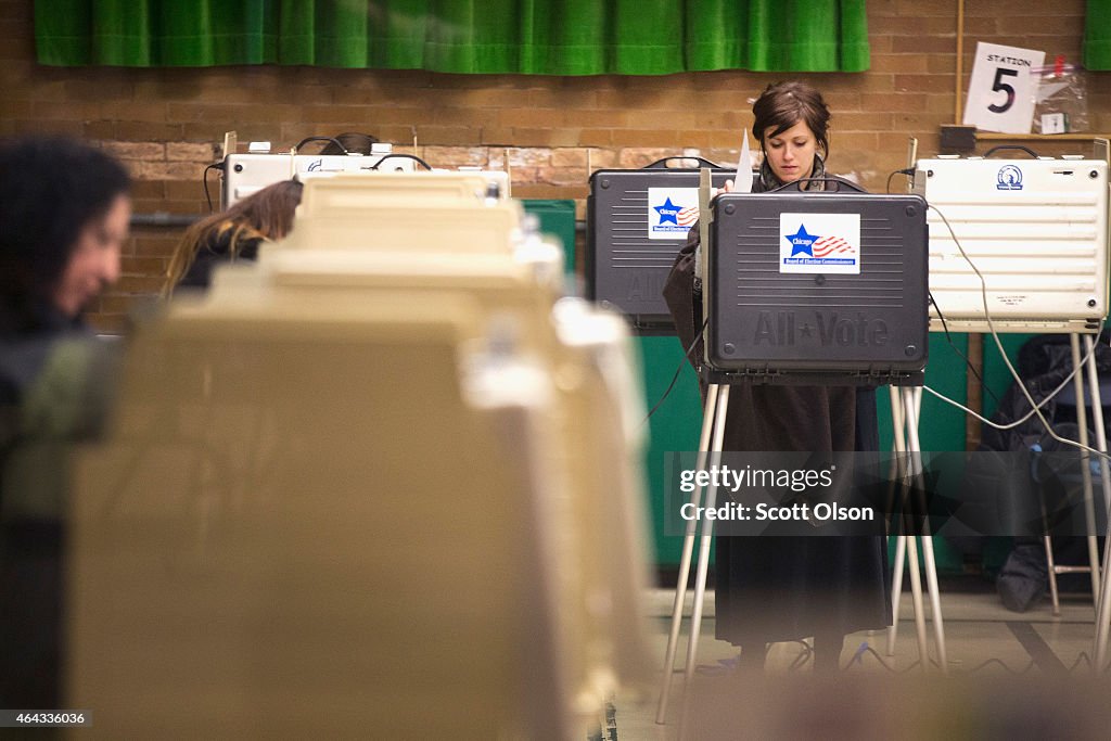 Chicago Mayoral Candidates Campaign On Election Day