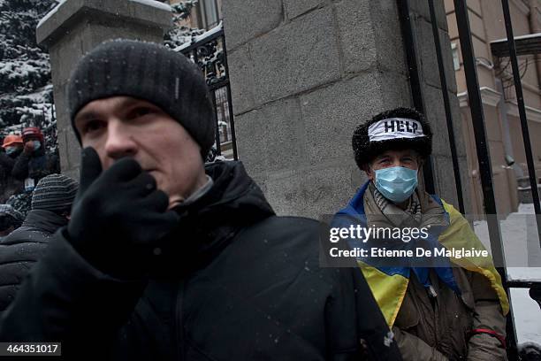 Violent clashes erupted on the streets of Hrushevskoho after three protesters were confirmed dead after three consecutive nights of clashes on...