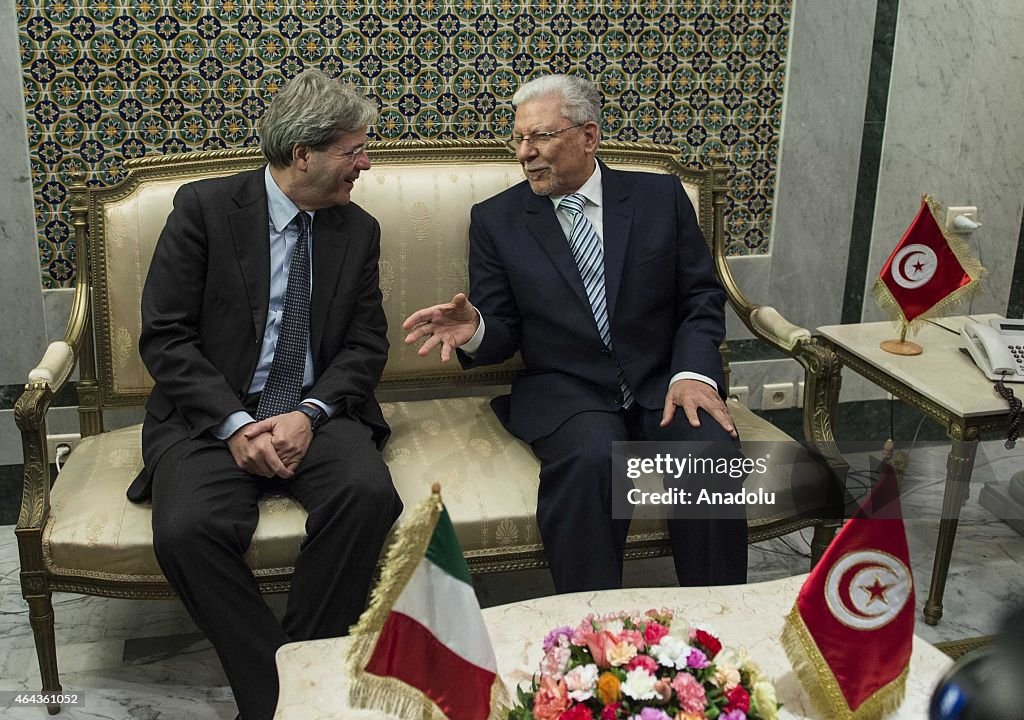 Italian FM Paolo Gentiloni visits Tunisia