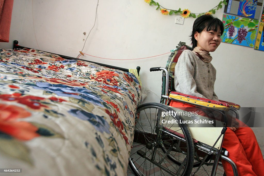 Li Yan Case Li Yan sits in her wheel-chair in her home on May 7, 2007 in... News ...