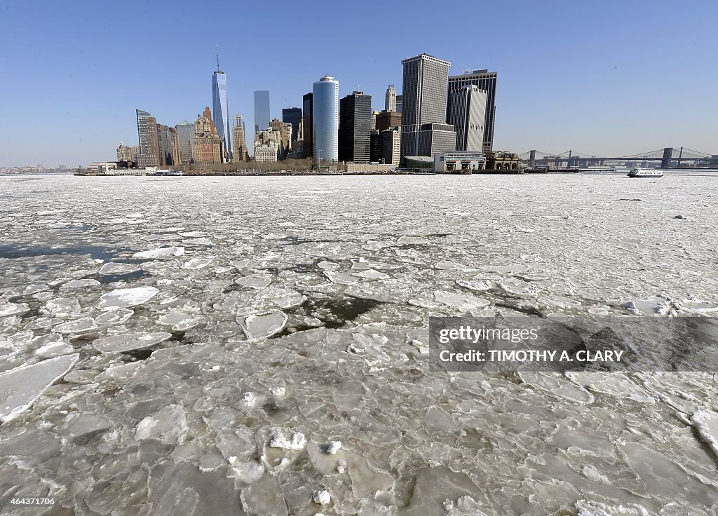 US-WEATHER-ICE NEW YORK HARBOR