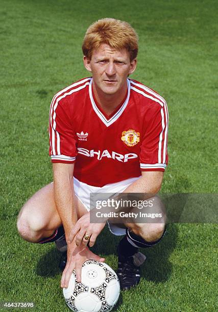 Gordon Strachan pictured at the Manchester United photocall ahead of the 1987/88 season.