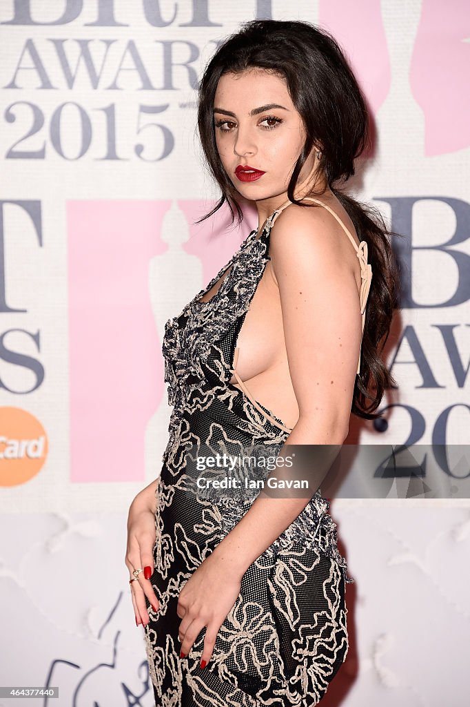 BRIT Awards 2015 - Red Carpet Arrivals