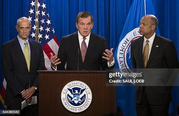 Hd Tom Ridge Security Secretary Tom Ridge Photos and Premium High Res Pictures ...