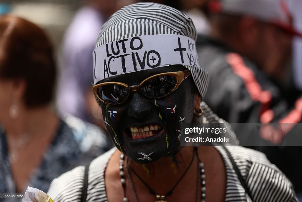 Demonstration in Caracas after 14 year-old killed during anti-government protest