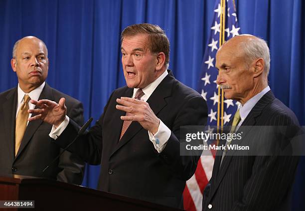 Governor Tom Ridge Security Secretary Tom Ridge Photos and Premium High Res Pictures ...