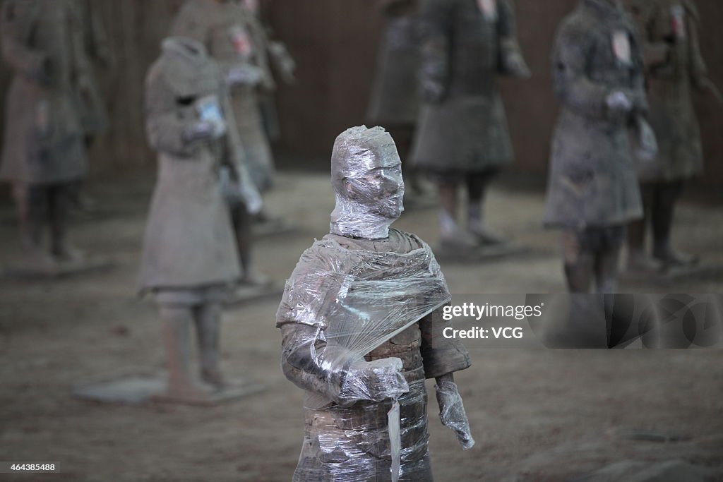 Terra-Cotta Warriors Wear "Clothes" In Xi'an