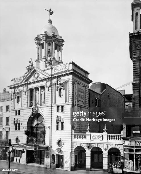 Victoria Palace Theatre, London, 1912. Taken shortly after opening in 1911, it was built as a music hall by Frank Matcham, a specialist in theatre...