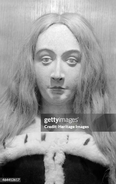 Royal funeral effigy of Elizabeth of York, Westminster Abbey, London, 1945-1980. Photograph taken 1945-1980 of a detail of the funerary effigy of...