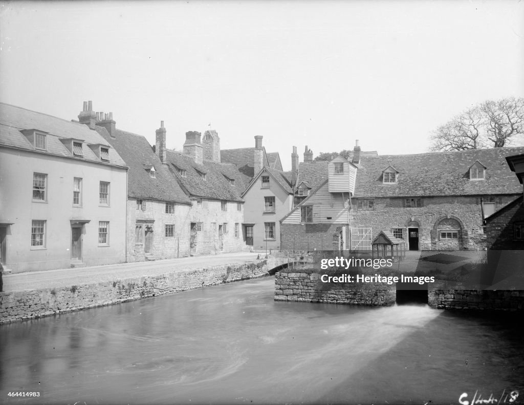 Thames Street, Abingdon, Oxfordshire, c1860-c1922. Artist: Henry Taunt